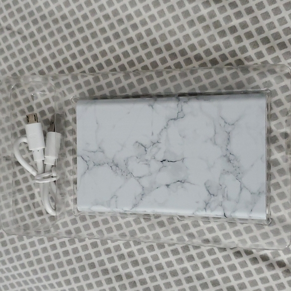 CYLO Cell Phone Portable Power - Picture 3 of 3